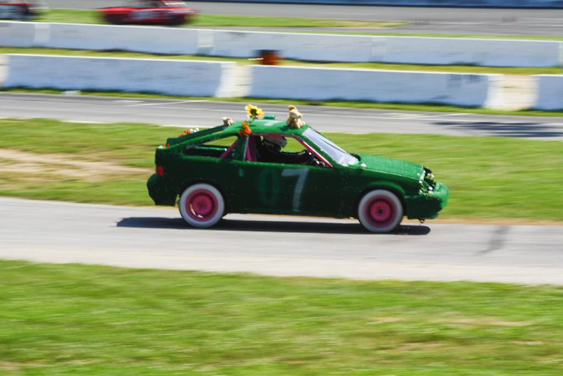Illustration for article titled The 24 Hours Of LeMons New England 2009 Über Gallery, Part 4
